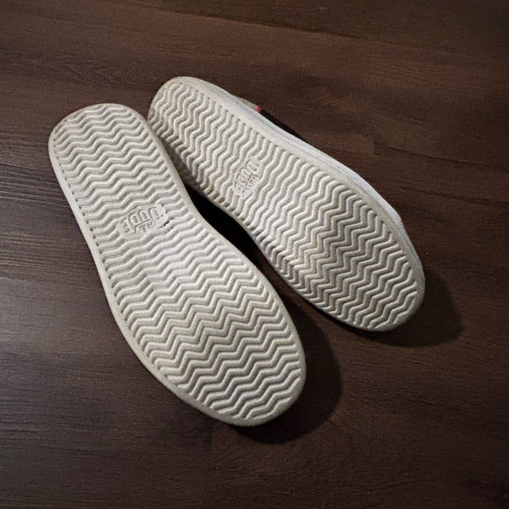 Hey Dudes- Cody- Womens Size 8 Black Sneakers with White Soles - Picture 4 of 9